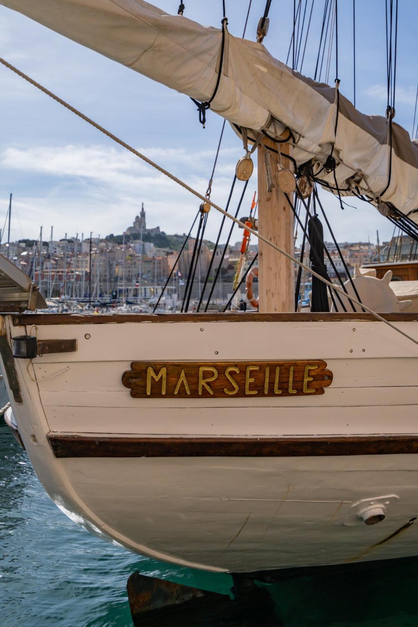 La Pitcholine, Studio Avec Balcon Au Vieux Port Marseille Luaran gambar